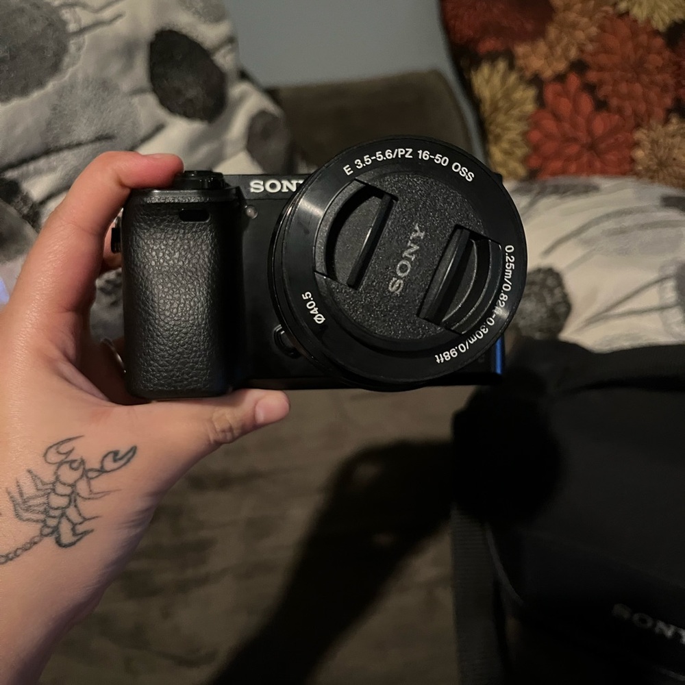 Sony A6000 Camera with extra lens and carrier